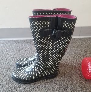 Xhilaration rain boots